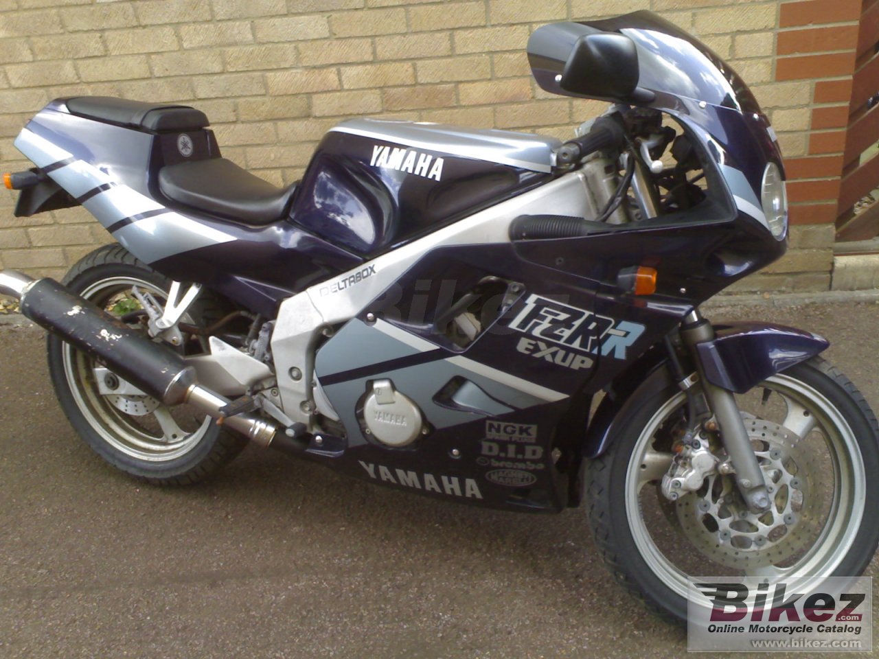 Big nymous user. fzr 250 picture and wallpaper from Bikez.com